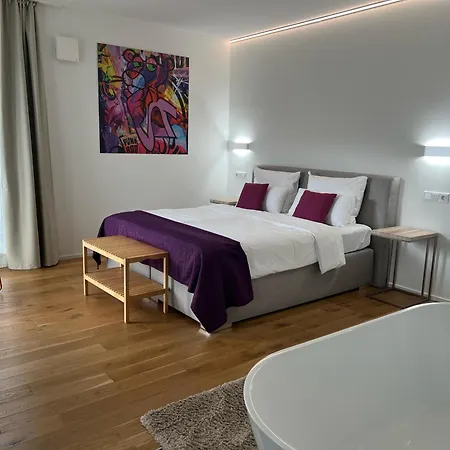 Weingut-Aparthotel Olinger-3