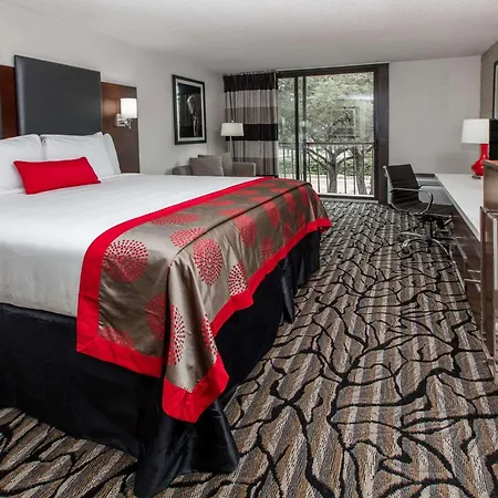 Ramada By Wyndham Austin South-2