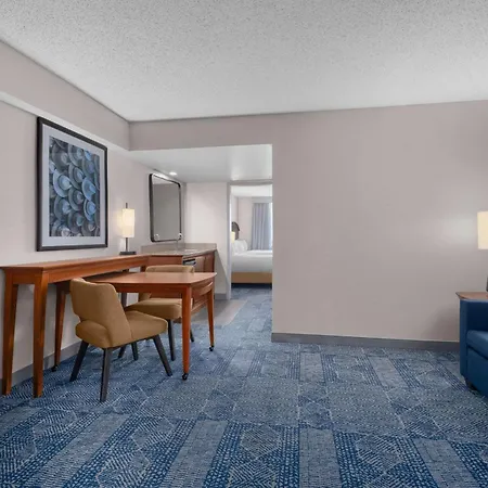 Embassy Suites By Hilton El Paso-3