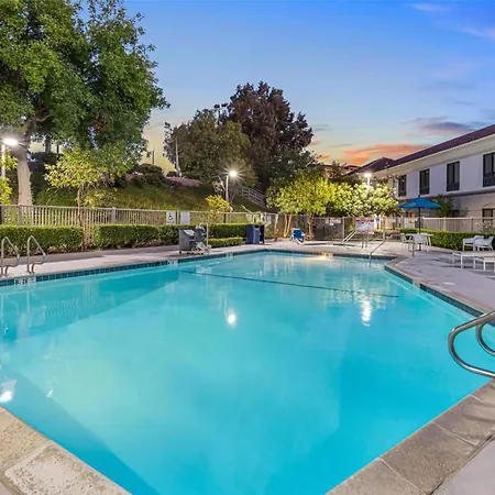 Best Western Valencia/Six Flags Inn & Suites-3