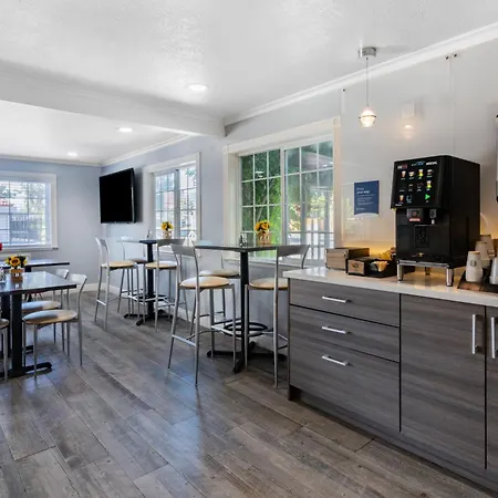The Orchard Hotel Ukiah Wine Country Free Breakfast, Pool, & Hot Tub-3
