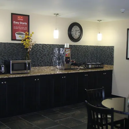 Econo Lodge Inn & Suites Jackson Northwest-3