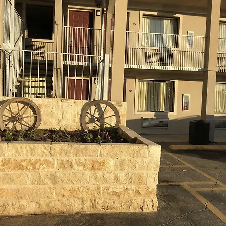 Super 8 By Wyndham San Antonio Pearl District Downtown-3