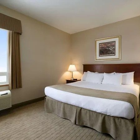 Days Inn By Wyndham Moose Jaw-3
