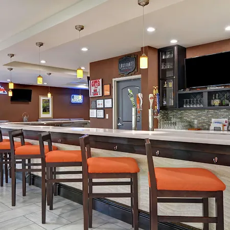 Hilton Garden Inn And Fayetteville Convention Center-2