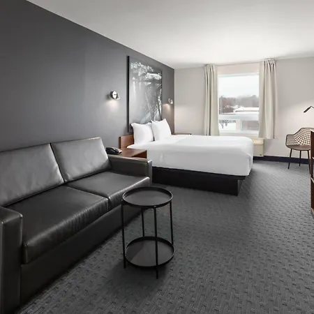 Super 8 By Wyndham Trois-Rivieres-3