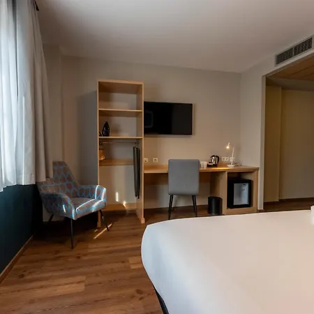 Travelodge Madrid Arturo Soria-2