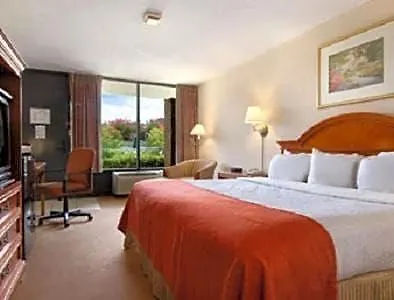 Baymont By Wyndham Paris-2