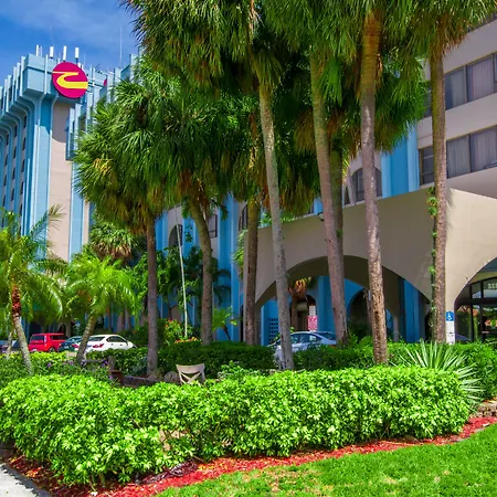 Clarion Inn & Suites Miami International Airport-2