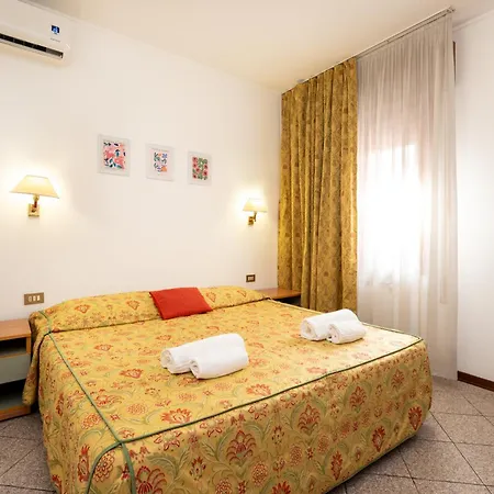 Camelia Rooms Venice Guesthouse-3