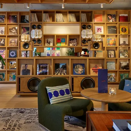 The Social Hub Amsterdam City Extended Stay-3