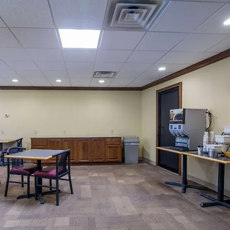 Badlands Inn & Suites-3