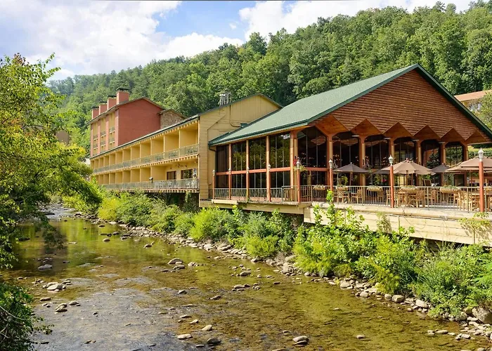 Best Gatlinburg Hotels For Families With Kids