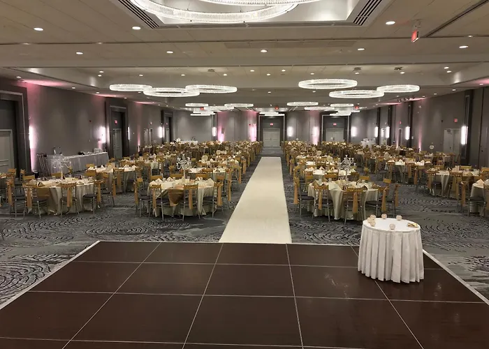 Holiday Inn Chicago Nw Crystal Lk Conv Ctr By Ihg
