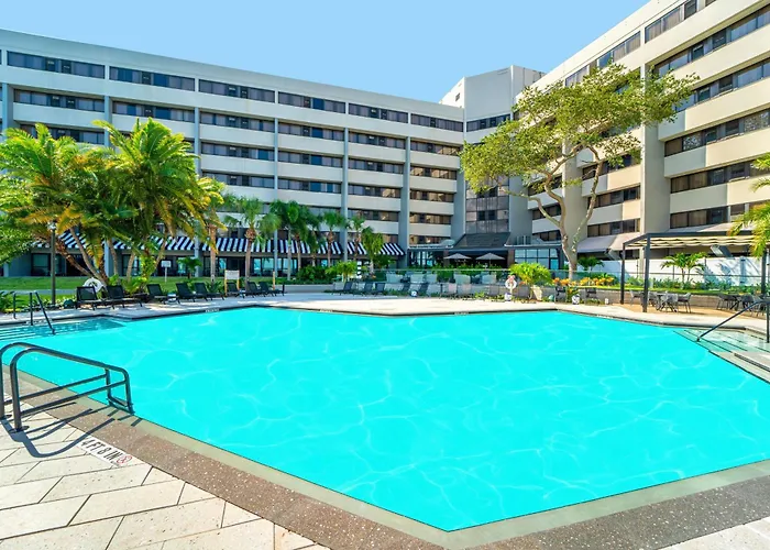 Doubletree By Hilton Tampa Rocky Point Waterfront Hotel