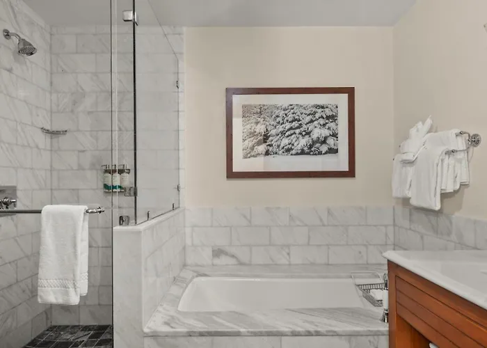 1122 Guest Room - Lodge At Spruce Peak - Stowe Mt Resort - Sleeps 4