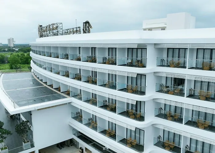 Emerald Ho Tram Resort