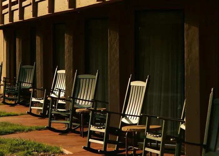 Lake Lawn Resort