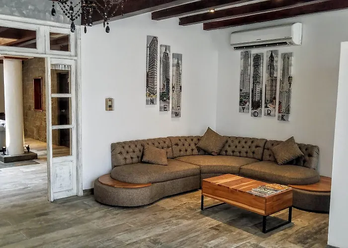 Cedros Inn Boutique Hotel