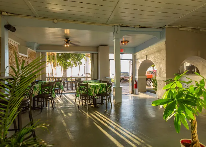 Ruff Resort At Victoria House