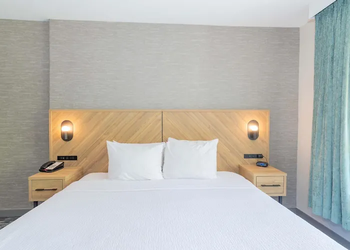 Sandman Signature Surrey-Guildford Suites