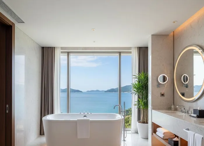 Mai Deluxe Hotel