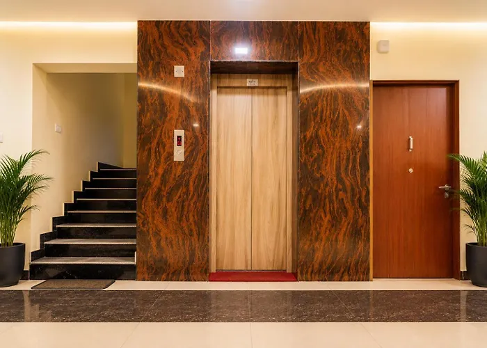 Hotel Comfort Park - Opposite Sri Ramachandra Medical College Porur