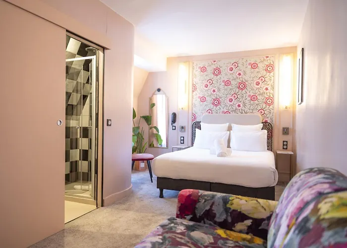 Elsa, Hotel Paris By Collection Vesper