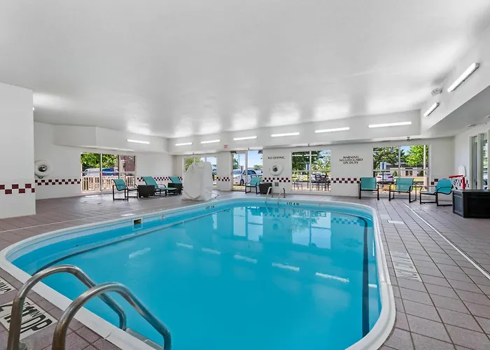 Mainstay Suites Appleton Airport - Fox River Mall Area