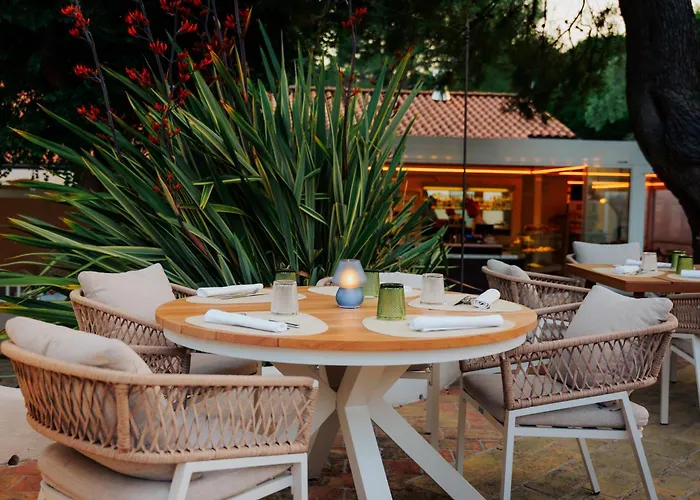 Green Garden Village con piscina, spiaggia riservata e parcheggio