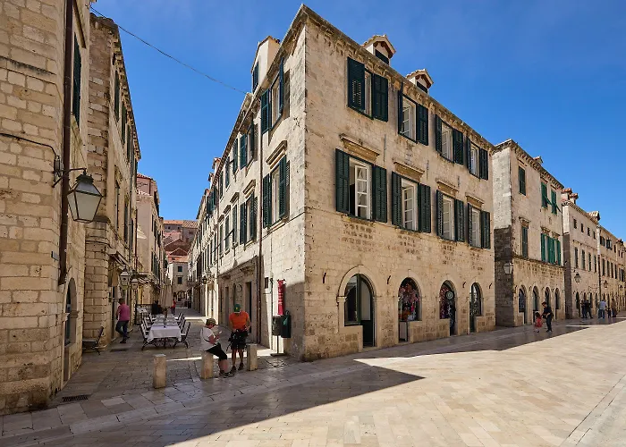 Bota Palace
