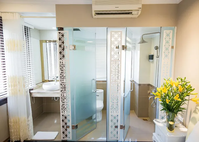 Little Hanoi Deluxe Hotel