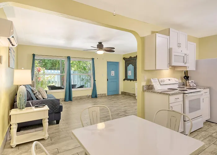 Siesta Key Palms Resort