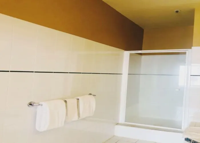 Vr Hamilton Hotel