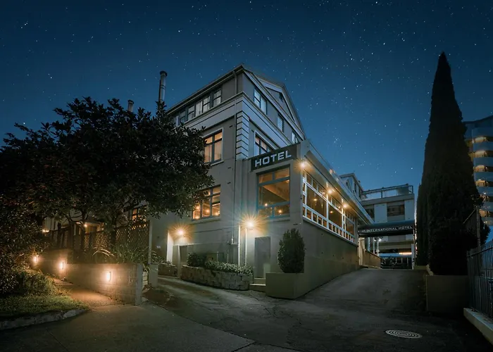 Kiwi International Hotel
