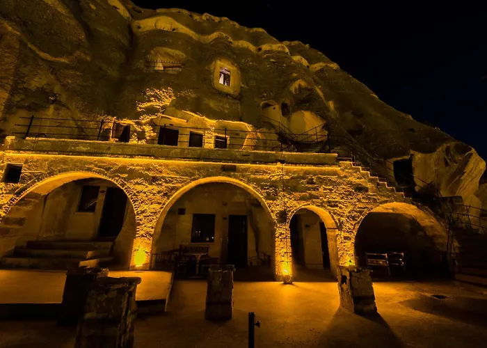 Elite Cave Suites