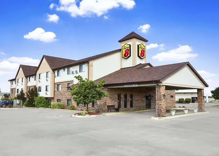 Best Carbondale Hotels For Families With Kids